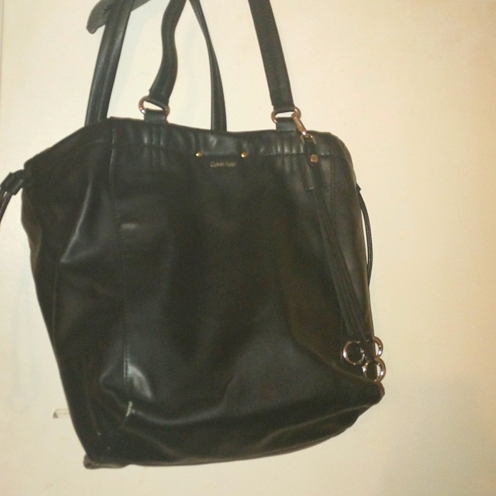 👜 Black Calvin Klein Bucket Bag 🛍️